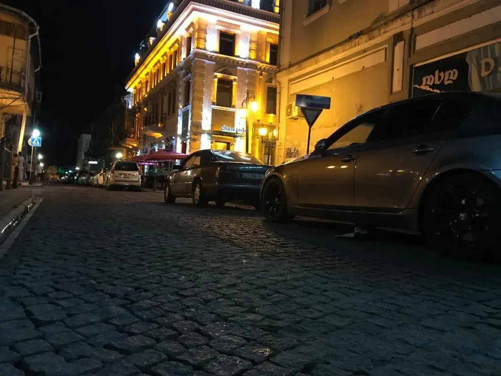 Батуми: Old batumi apartment on Kostava 9