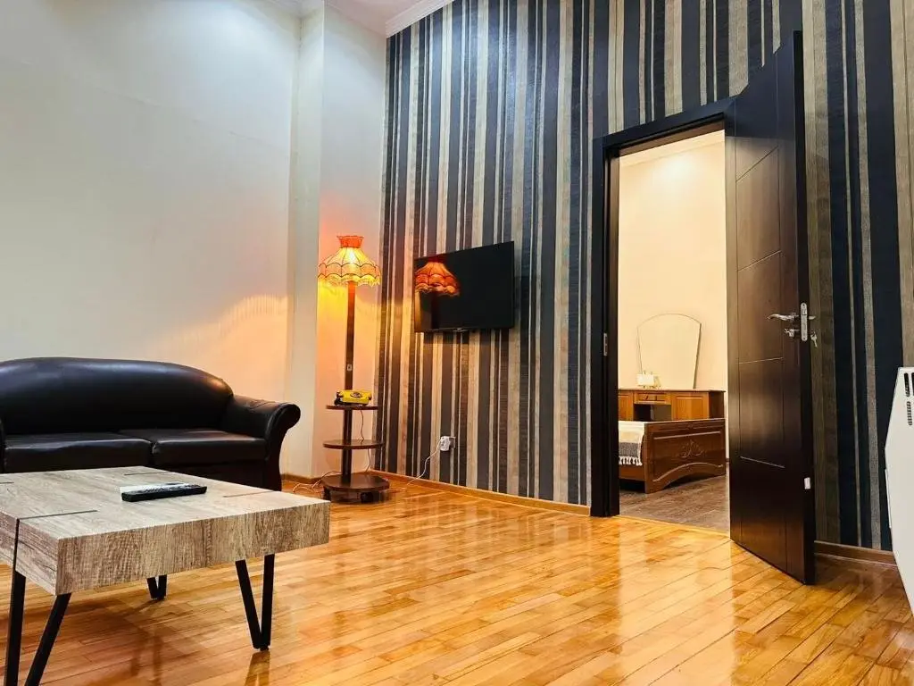 Батуми: Old batumi apartment on Kostava 9