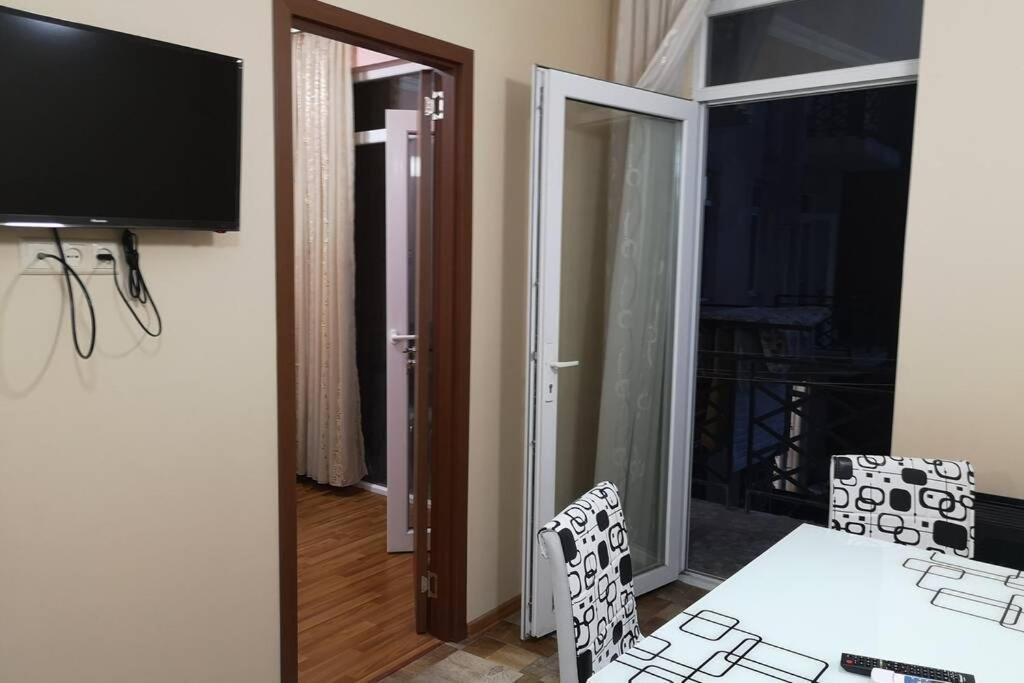 Батуми: Kvartira dvuhkomnatnaja v Batumi, 10 minut do morja