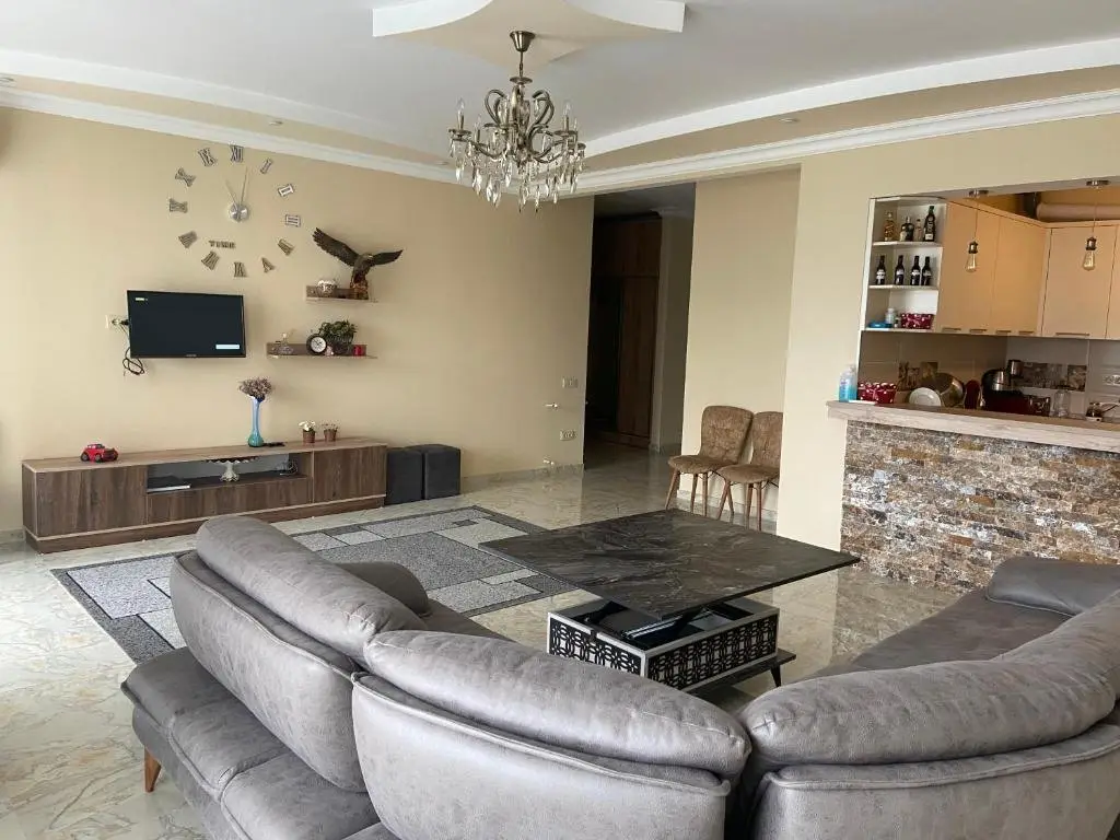 Батуми: apartment 65 in the makhinjauri