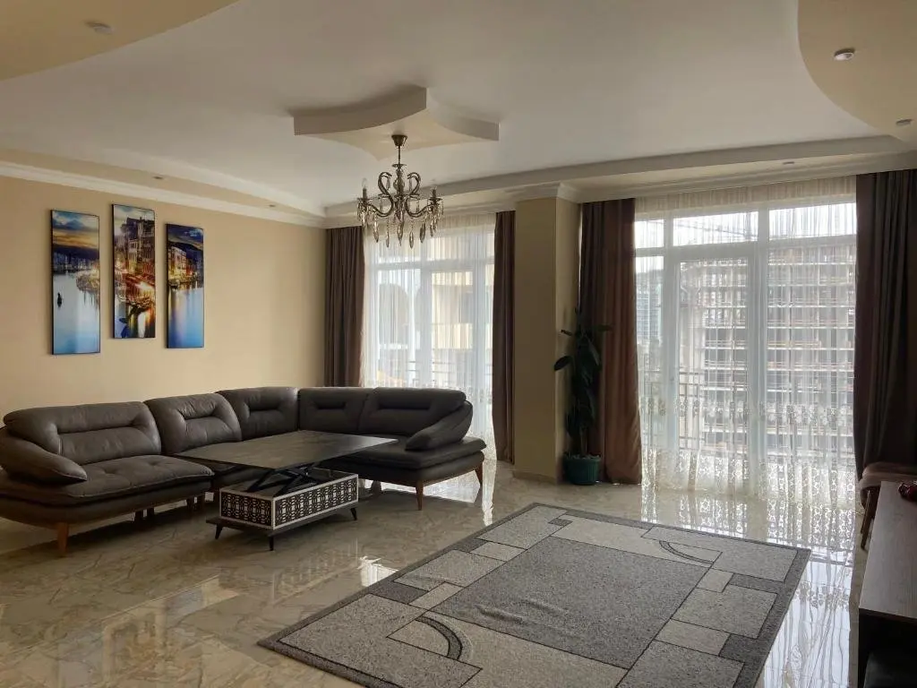 Батуми: apartment 65 in the makhinjauri