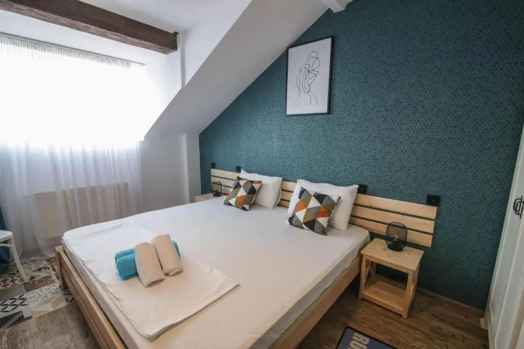 Тбилиси: A lovely 2-bedroom apartment in central Tbilisi
