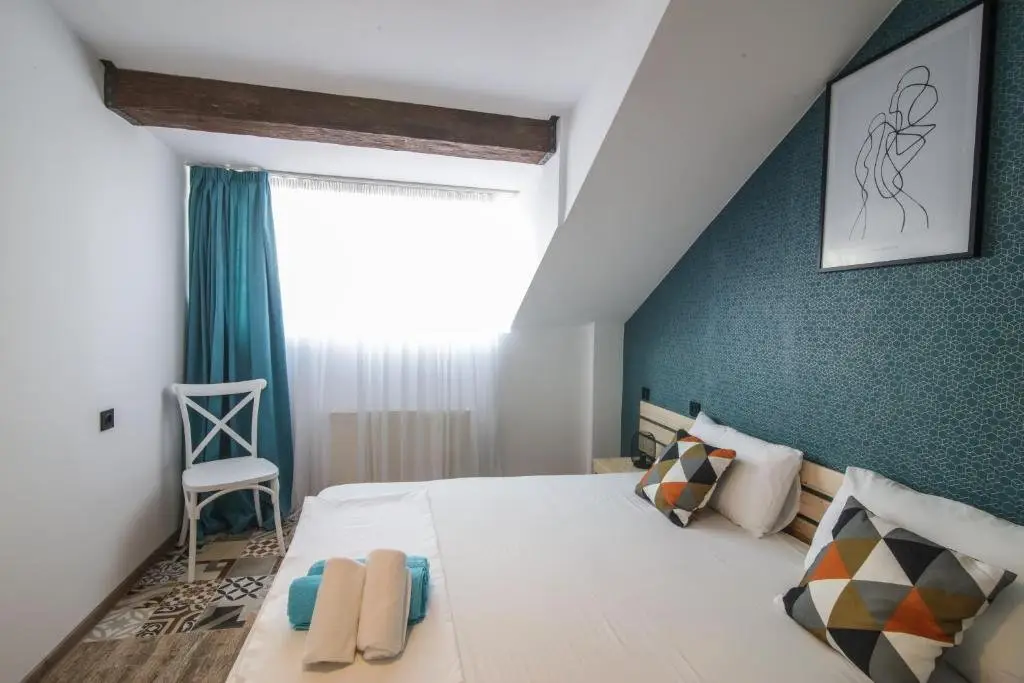 Тбилиси: A lovely 2-bedroom apartment in central Tbilisi