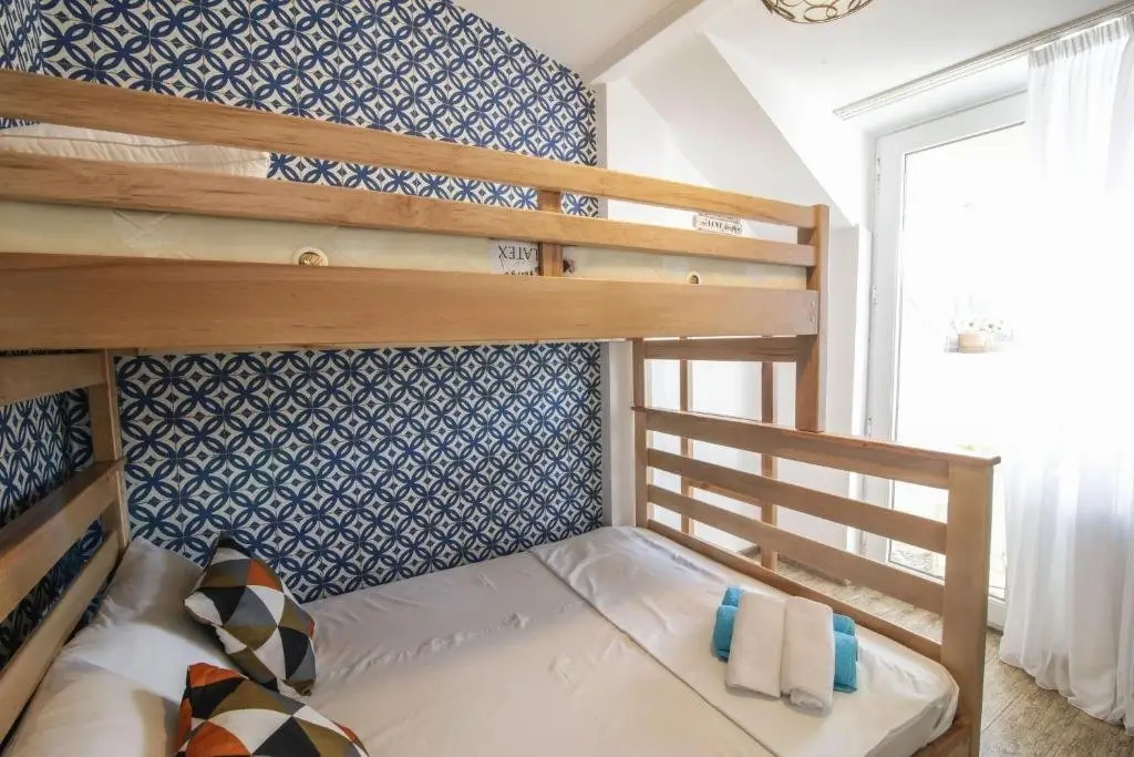 Тбилиси: A lovely 2-bedroom apartment in central Tbilisi