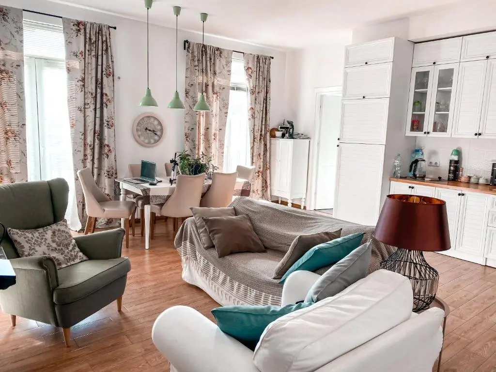 Тбилиси: cozy 2 bedroom apartment in vintage style