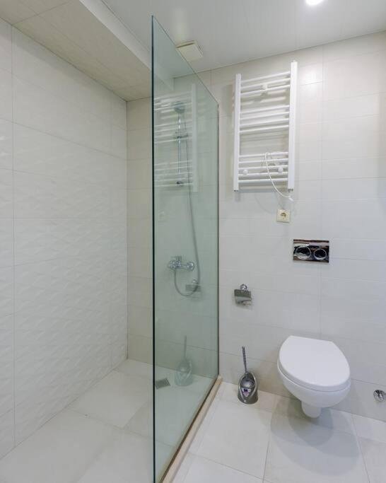 Батуми: Comfy and Modern Studio Apartment In The Center of Batumi