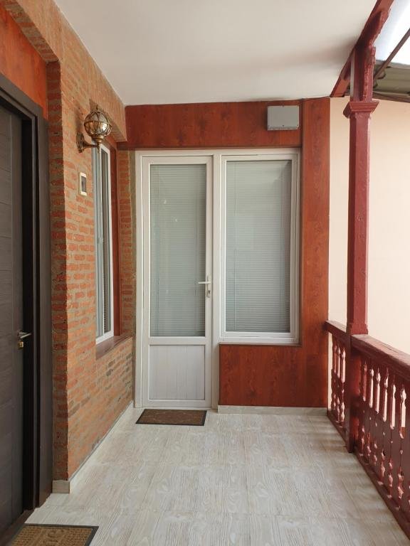 Тбилиси: four brothers apartment 7