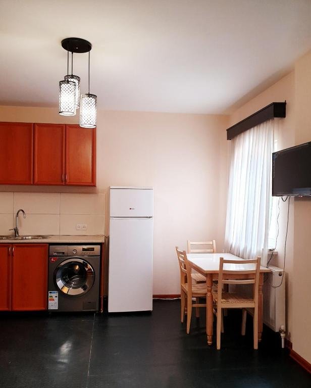 Тбилиси: four brothers apartment 7