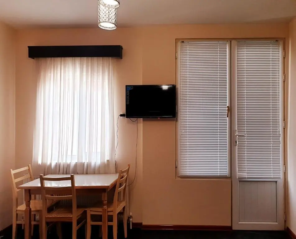 Тбилиси: four brothers apartment 7