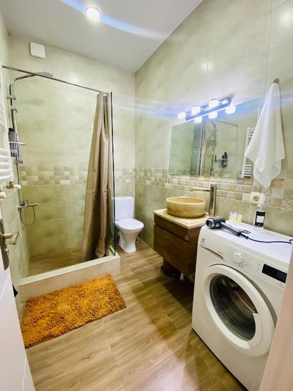 Тбилиси: fully-furnished luxury apartment hosted by beka