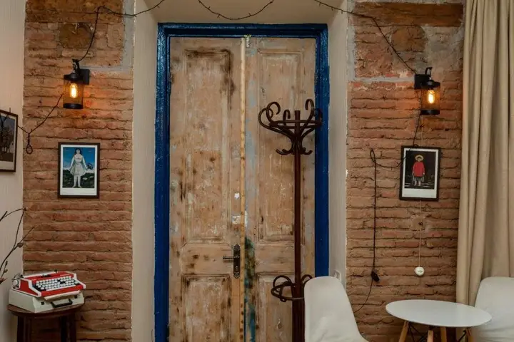 Тбилиси: cozy 1br apartment near fabrica