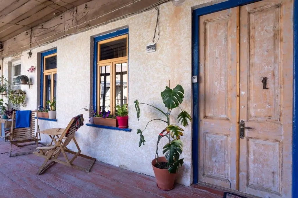 Тбилиси: cozy 1br apartment near fabrica