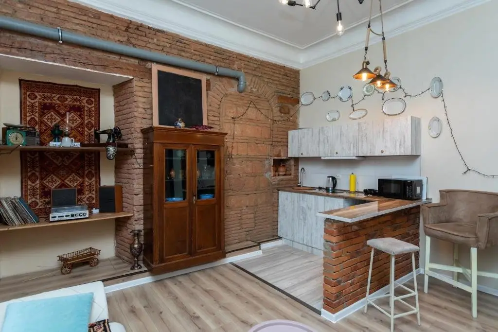 Тбилиси: cozy 1br apartment near fabrica