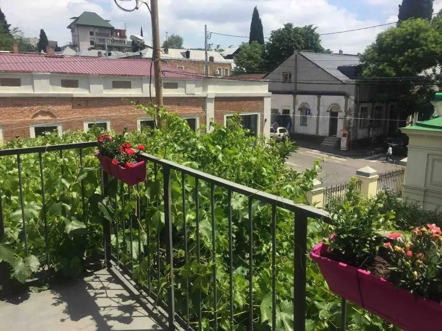Тбилиси: One Bedroom Apartment With Balcony Near Fabrika