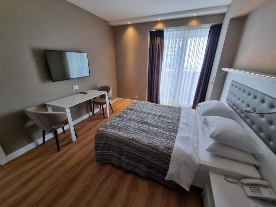 Батуми: Leo Group BEST LUXURY SUITE 20-04 Alliance Palace