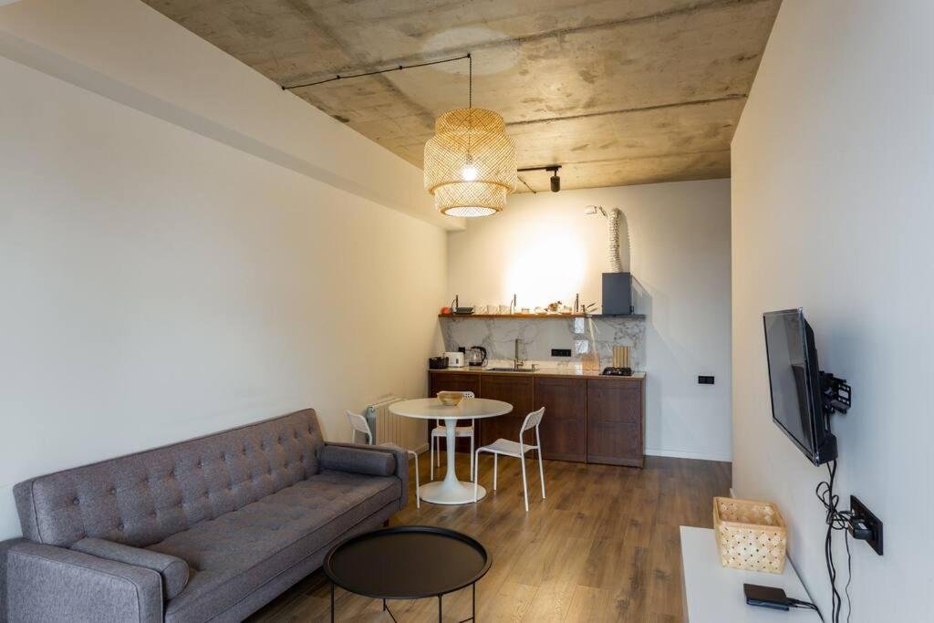 Тбилиси: Super Cozy 1Br Apartment For 3 Near Fabrica