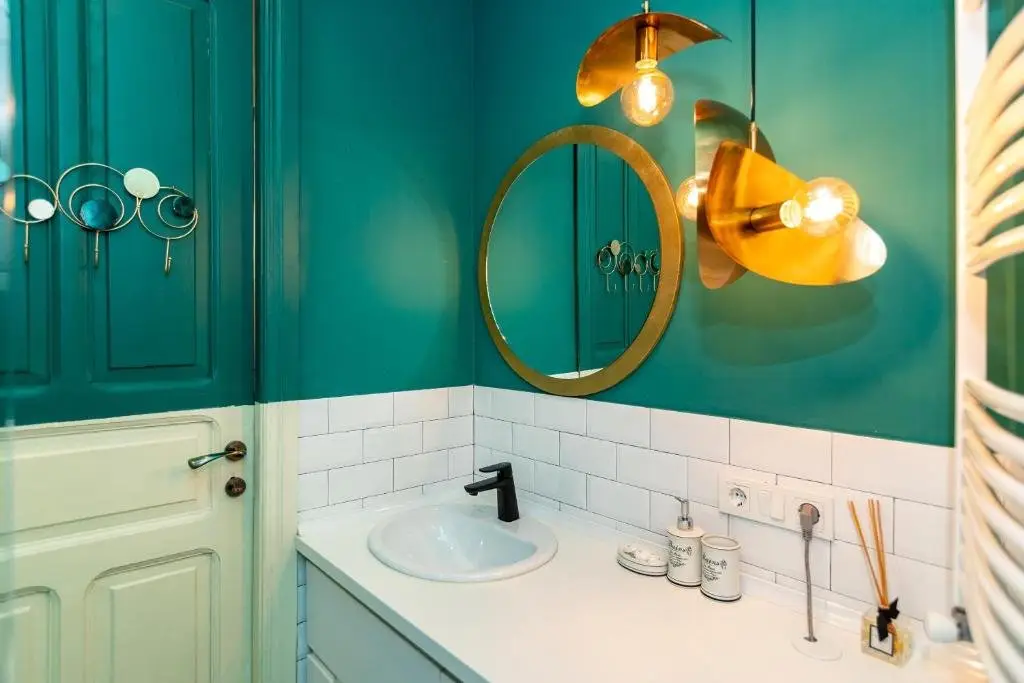 Тбилиси: Stylish 2Br Apartment In The Center Of Tbilisi