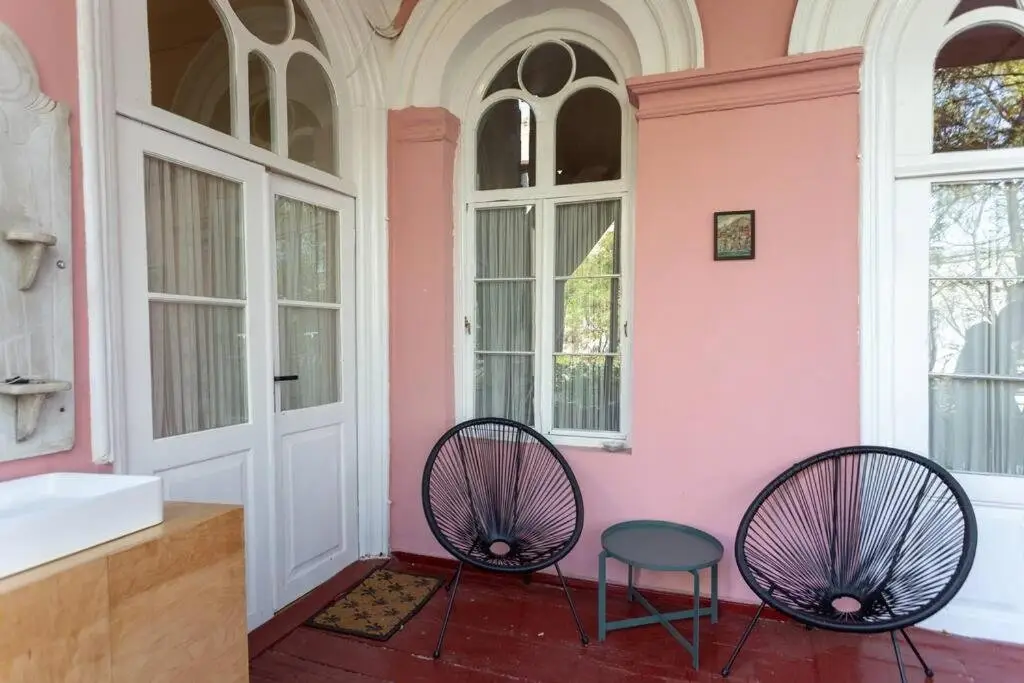 Тбилиси: Charming 2BR Apt in Old Tbilisi