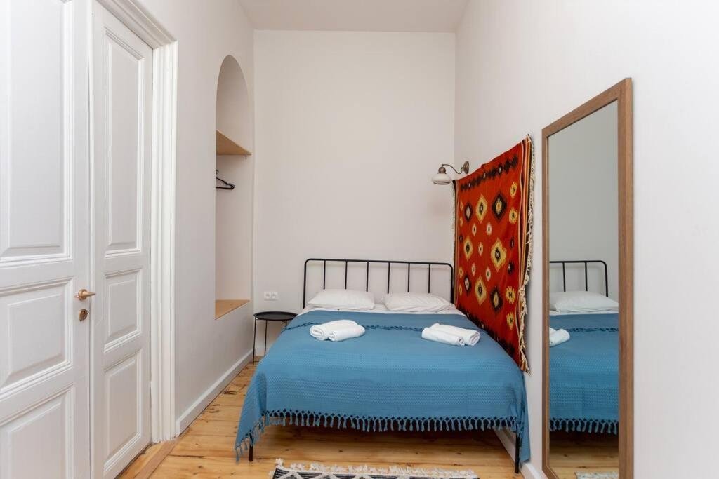 Тбилиси: Charming 2BR Apt in Old Tbilisi