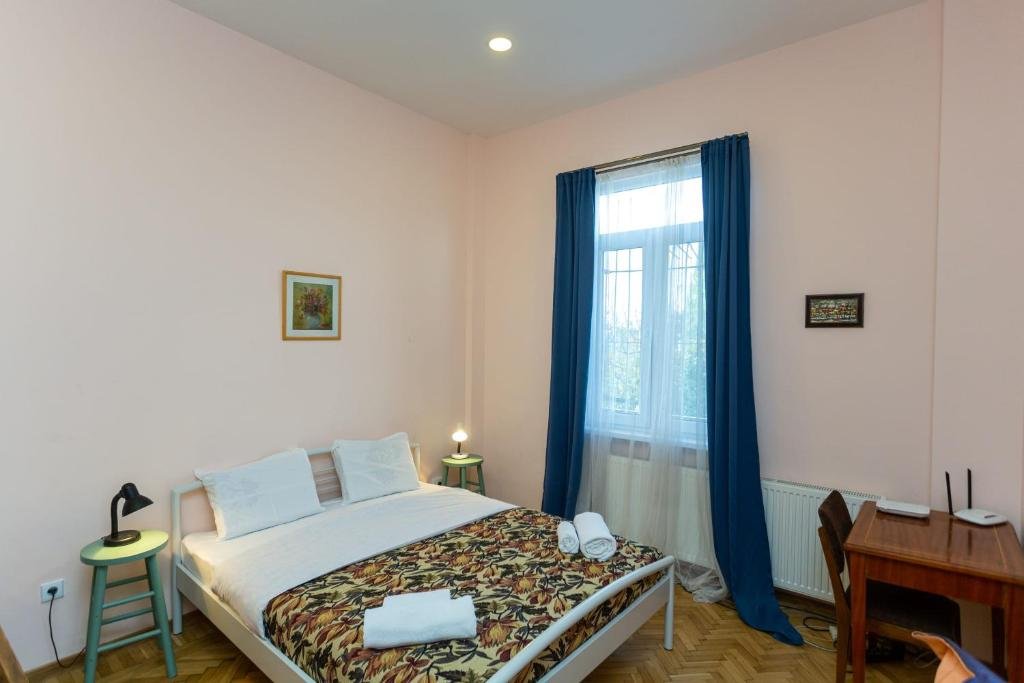 Тбилиси: cozy 1br apartment with stunning views