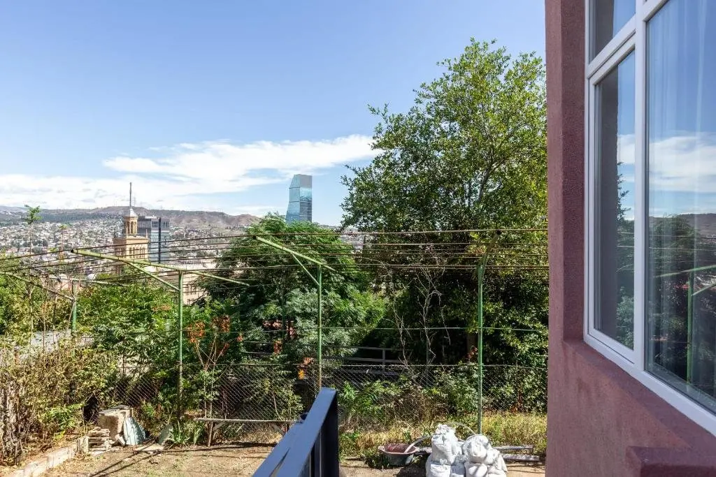 Тбилиси: cozy 1br apartment with stunning views