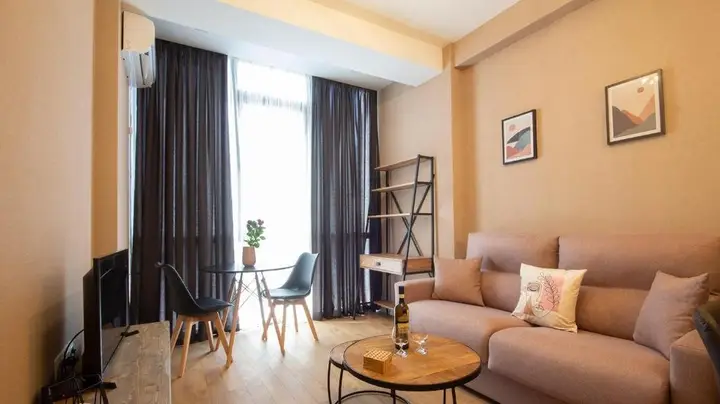 Тбилиси: apartment krtsanisi 21