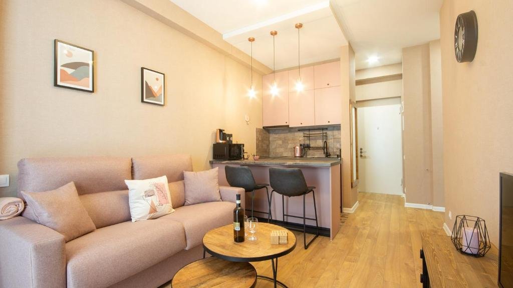 Тбилиси: apartment krtsanisi 21