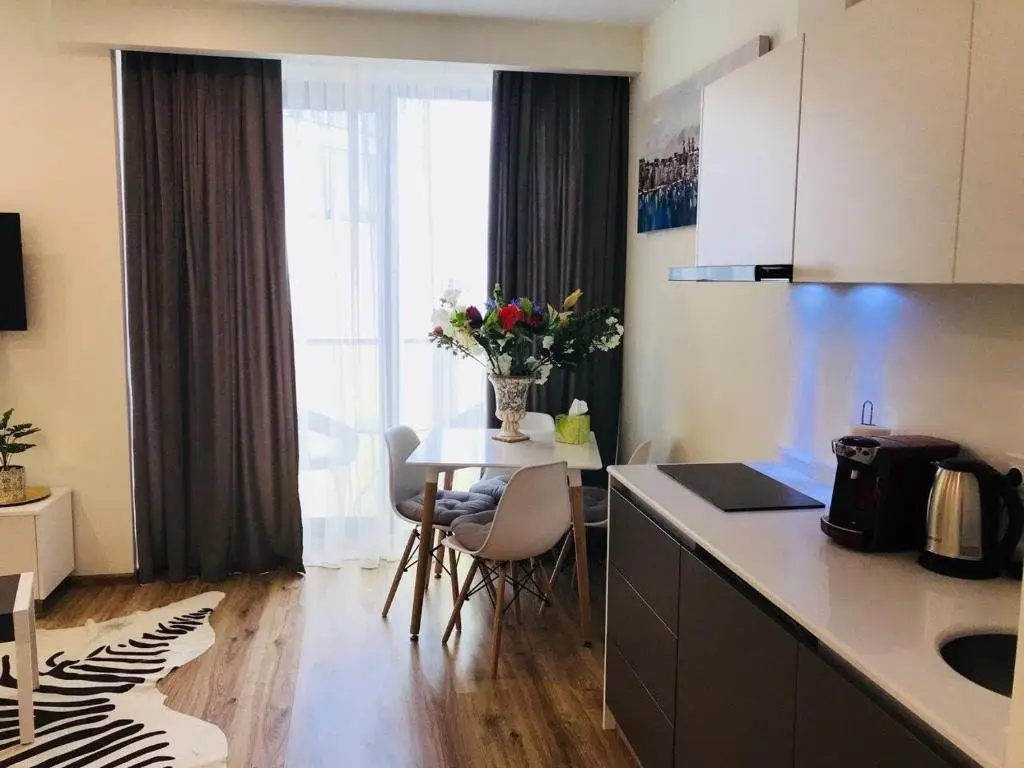 Батуми: Private Apartment On Rustaveli 40