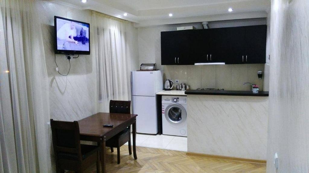 Батуми: Check Inn Batumi on Rustaveli 10