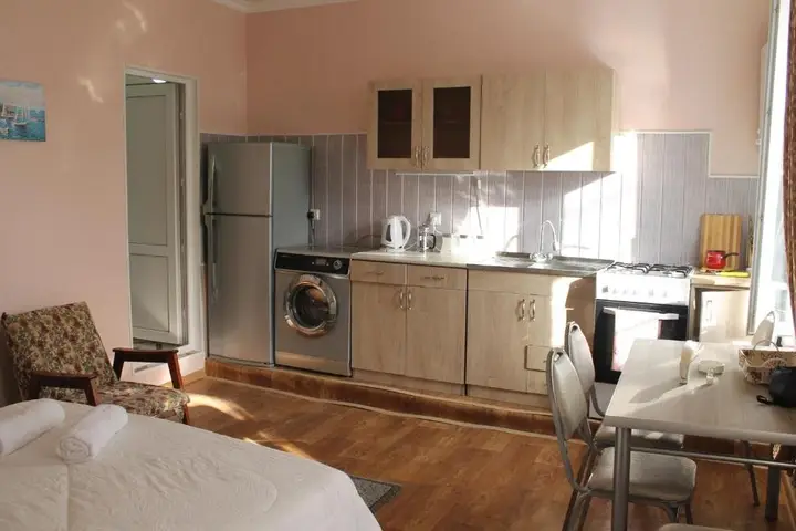 Тбилиси: Rooms On Eristavi Street 15