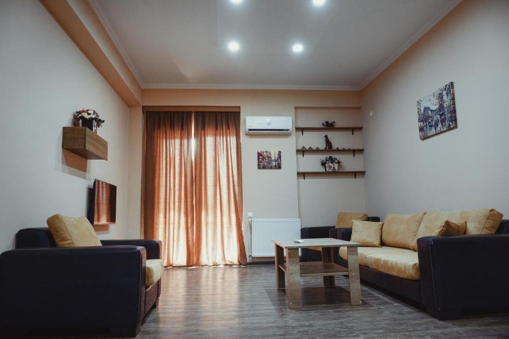 Тбилиси: Apartment on Lekh Kachinski 1