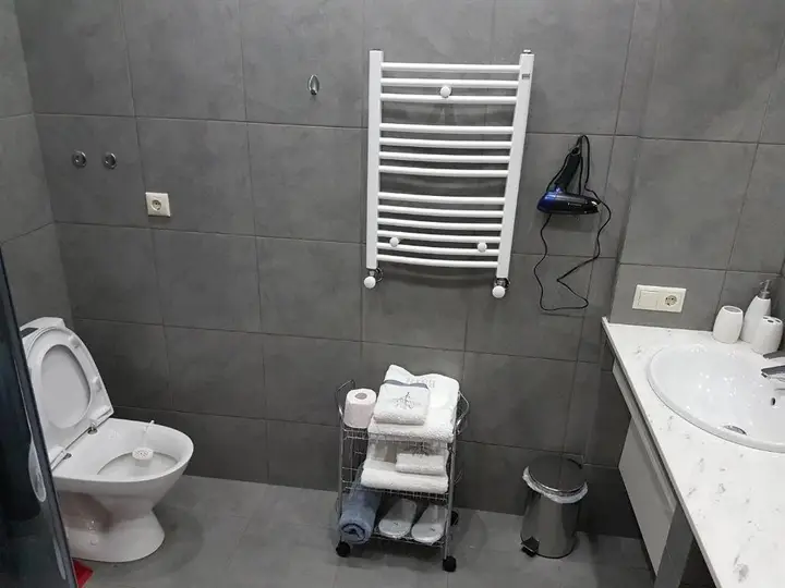 Тбилиси: Flat 8