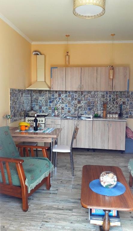 Тбилиси: Apartment next to Kikvidze Square