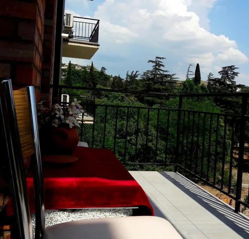 Тбилиси: Apartment next to Kikvidze Square