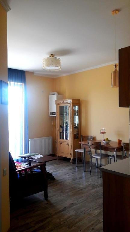 Тбилиси: Apartment next to Kikvidze Square