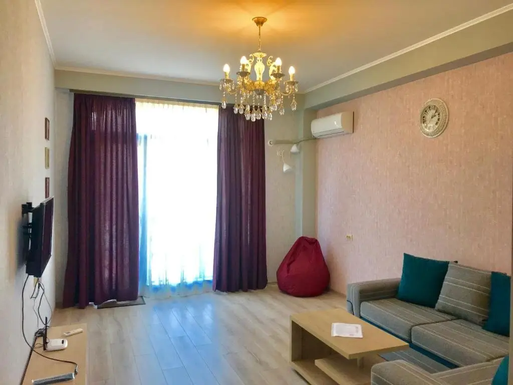 Тбилиси: Apartment 2 Balconies