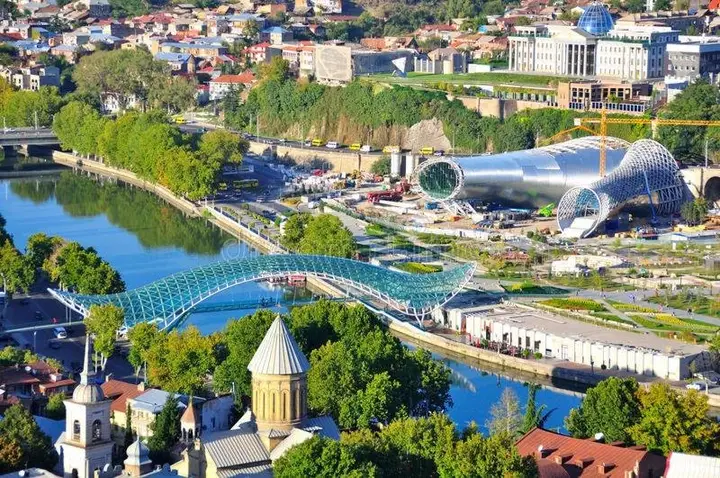 Тбилиси: Host Georgia 15