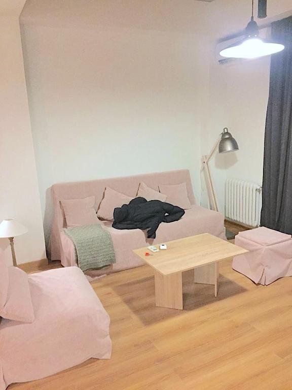 Тбилиси: Brand New Studio Apartment in the Center