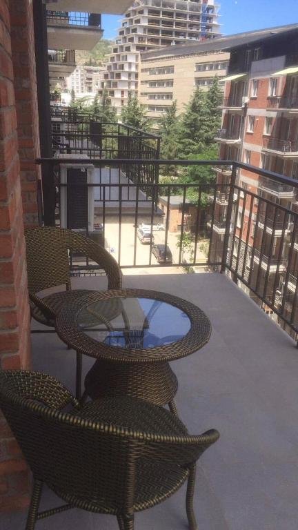 Тбилиси: Tbilisi Saburtalo Apartment 06