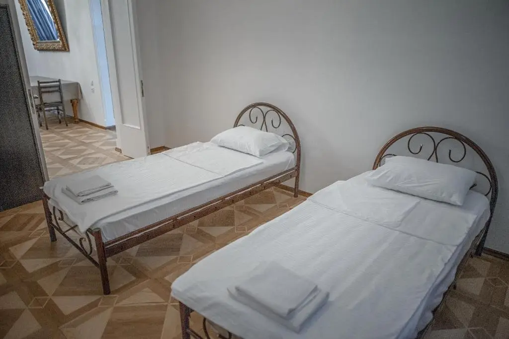 Тбилиси: Huge Newly Renovated 3Br In Heart Of Tbilisi