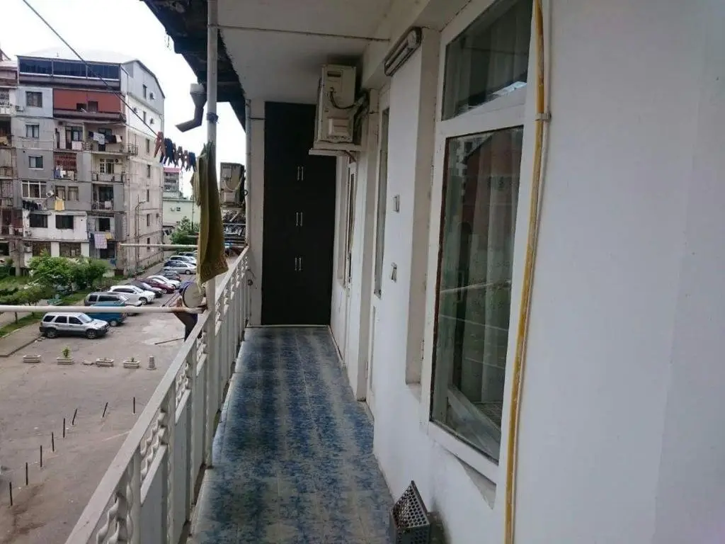 Батуми: apartment griboedovi 8