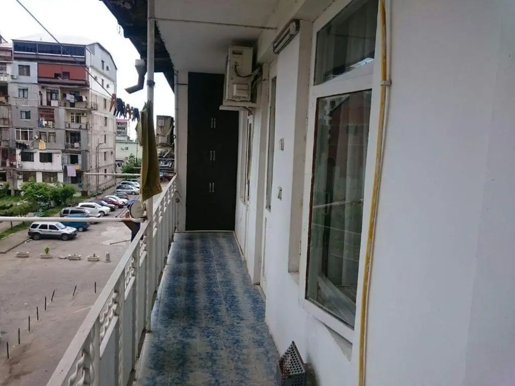 Батуми: apartment griboedovi 8