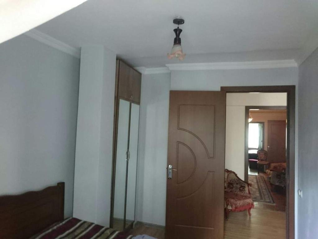 Батуми: apartment griboedovi 8