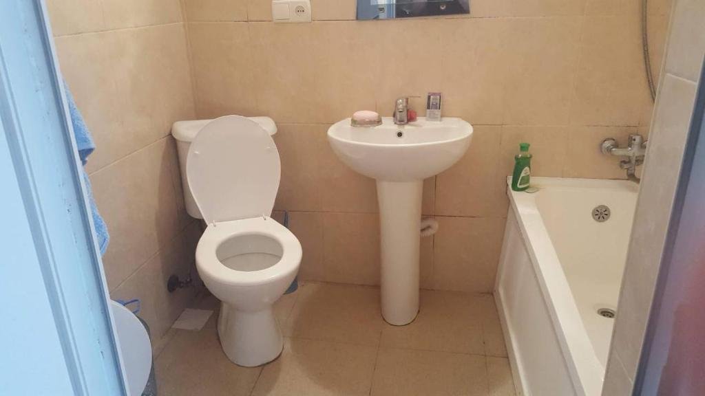 Батуми: apartment griboedovi 8
