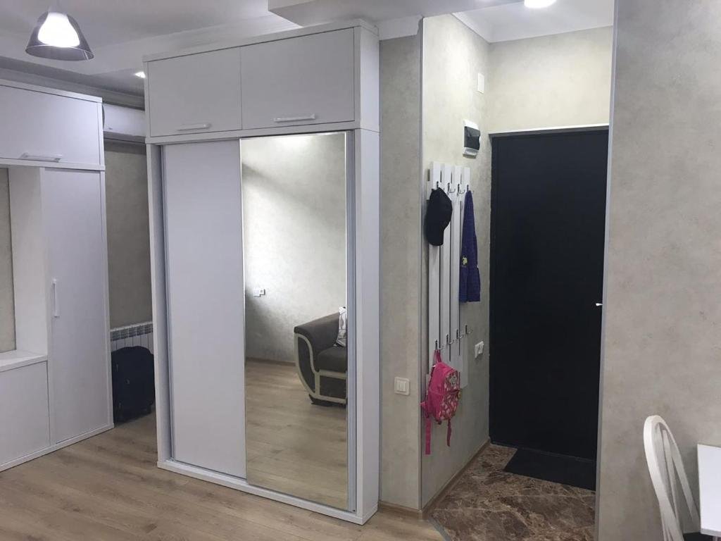 Батуми: Angisa 15, 113 A