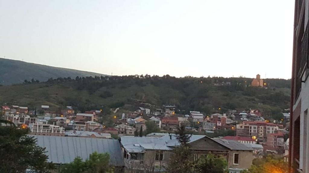 Тбилиси: Apartment for daily rent Tbilisi center 65 Avlabari