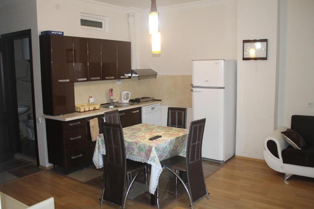Батуми: Apartment on khinshiashvili4