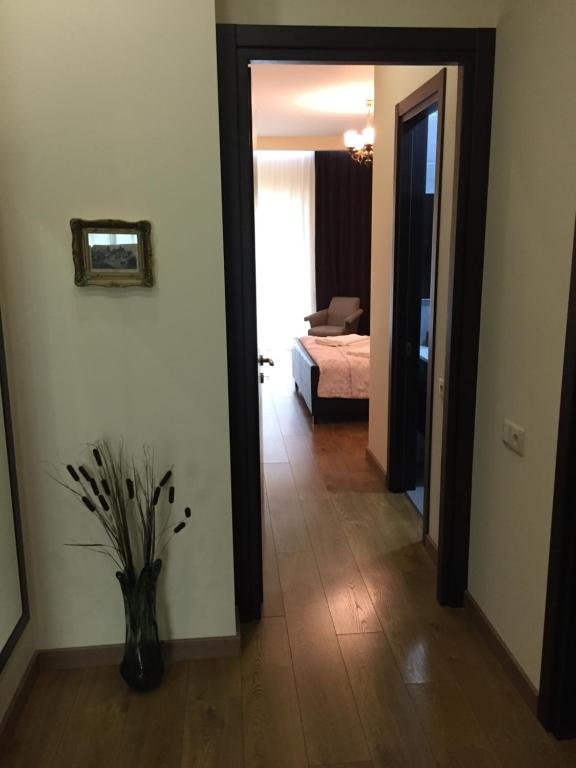 Тбилиси: Apartment beside Axis Tower 2