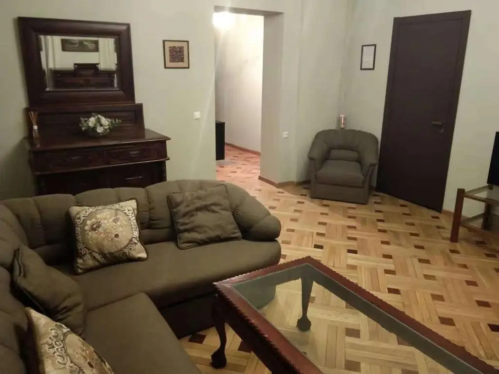 Тбилиси: Merab Kostava Street 44