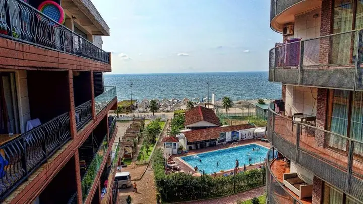 Батуми: Hotel Mgzavrebi Apartment 602, Gonio